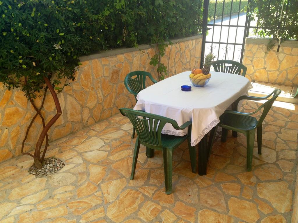 Apartment Nela فونتانا الغرفة الصورة